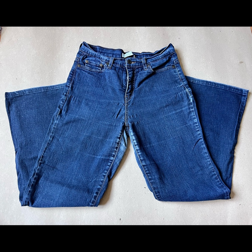 Levi’s Perfectly Slimming Boot Cut 512 Jeans